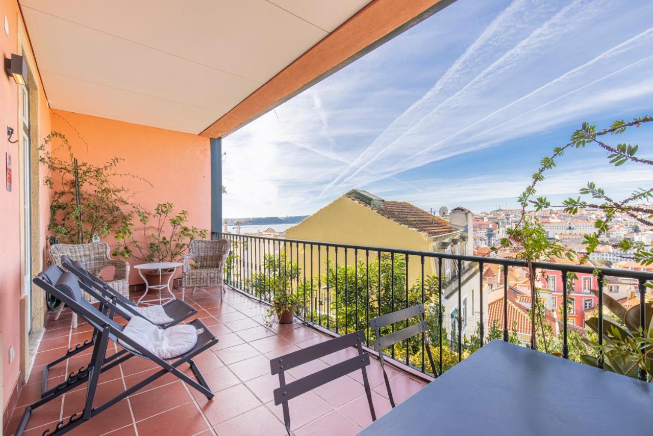 Castelo Design Aparment W/ Balcony & Super View By Lovelystay Лиссабон Экстерьер фото
