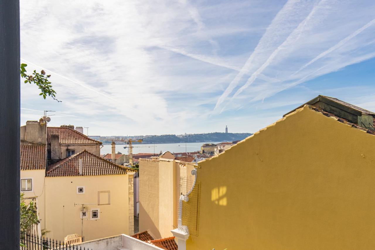 Castelo Design Aparment W/ Balcony & Super View By Lovelystay Лиссабон Экстерьер фото